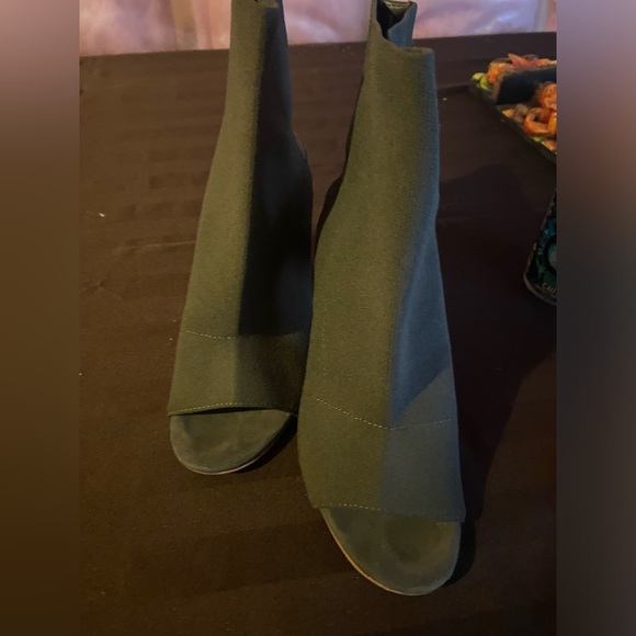 Stylish Open Toed Ankle booties - Picture 2 of 6